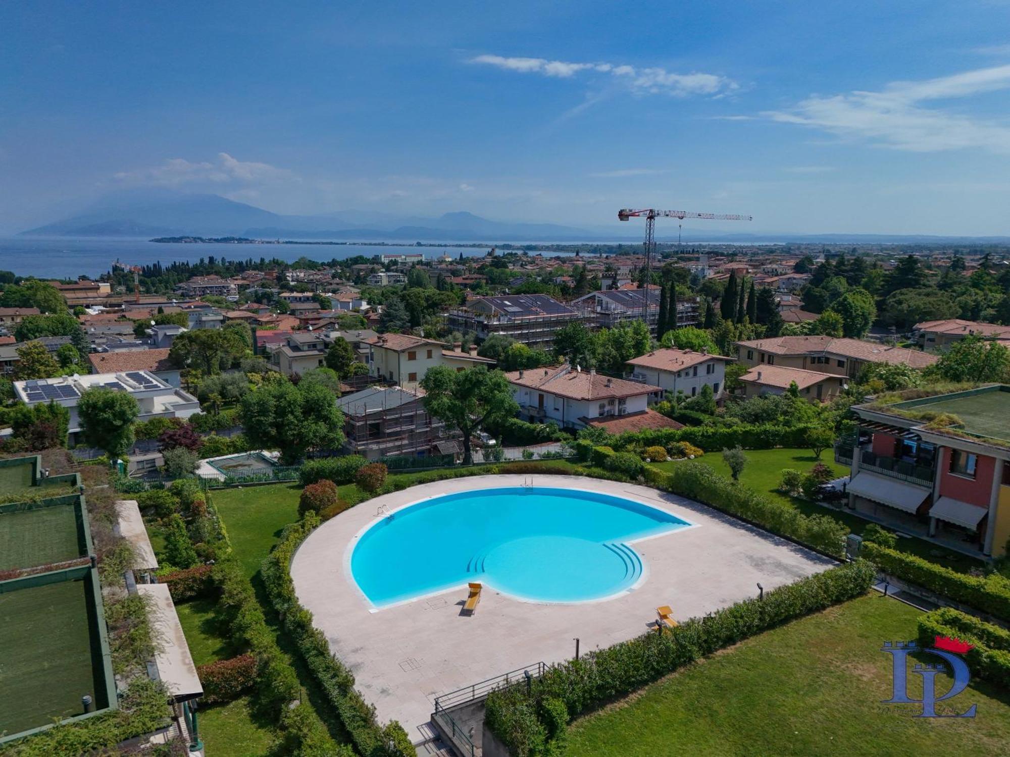 Desenzanoloft Official Partner Marriott Homes & Villas - Paradise Lake View In A 5 Pools Exclusive Residence Desenzano del Garda Exterior foto